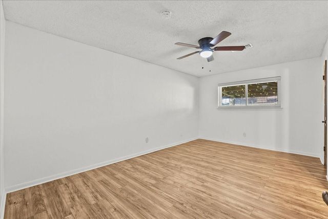 1506 Parkway Drive, Alvin, TX 77511