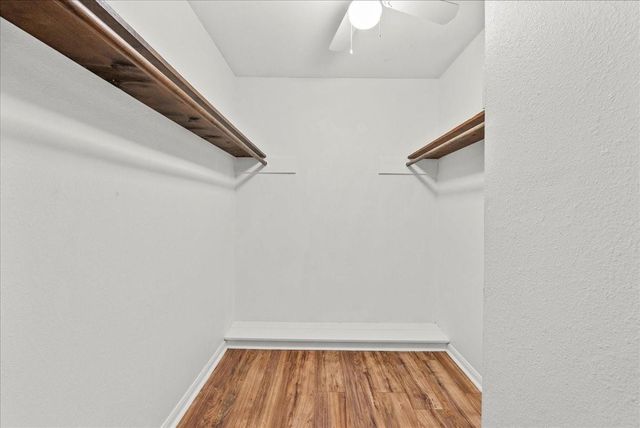 1506 Parkway Drive, Alvin, TX 77511