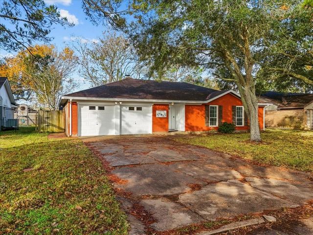1506 Parkway Drive, Alvin, TX 77511