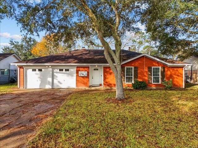1506 Parkway Drive, Alvin, TX 77511