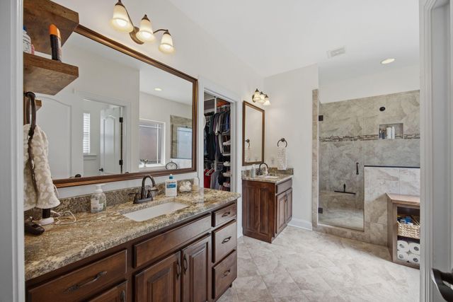 8910 Seven Lakes Drive, Ooltewah, TN 37363