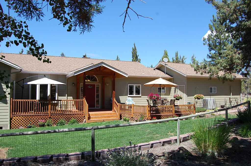69428 Lake Drive, Sisters, OR 97759