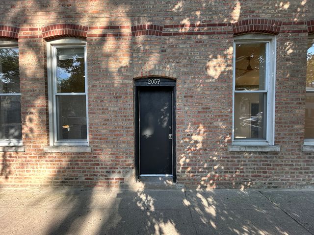 2057 W Roscoe Street 1R, Chicago, IL 60618