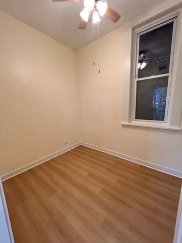 2057 W Roscoe Street 1R, Chicago, IL 60618
