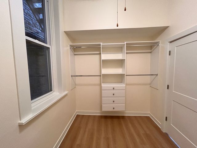 2057 W Roscoe Street 1R, Chicago, IL 60618