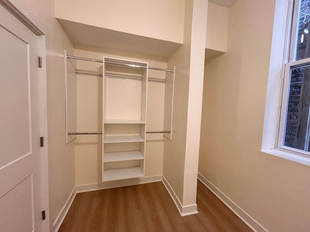 2057 W Roscoe Street 1R, Chicago, IL 60618
