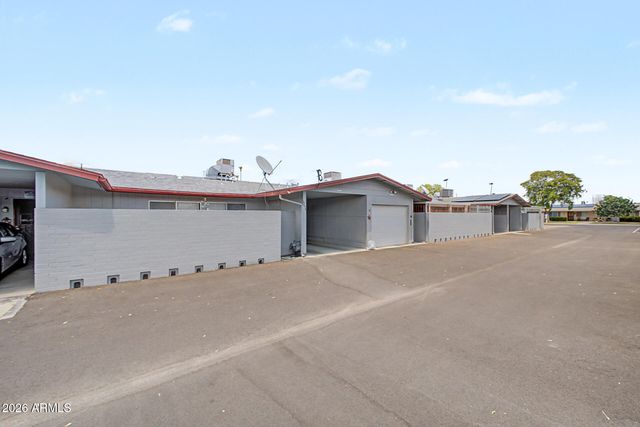14046 N NEWCASTLE Drive, Sun City, AZ 85351