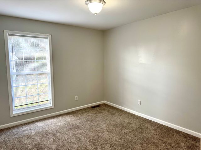 828 Mulberry Dr, Columbia, TN 38401