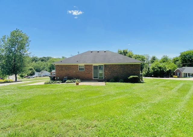 828 Mulberry Dr, Columbia, TN 38401