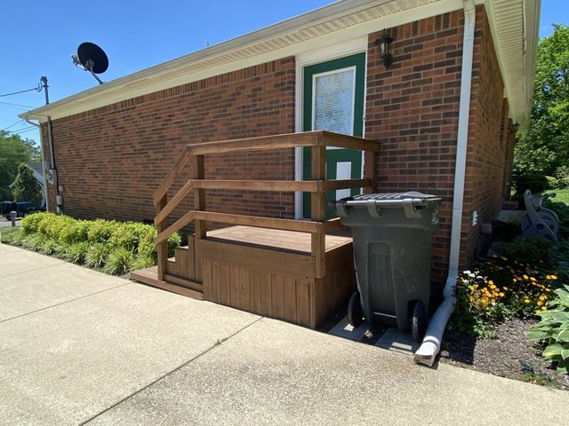 828 Mulberry Dr, Columbia, TN 38401