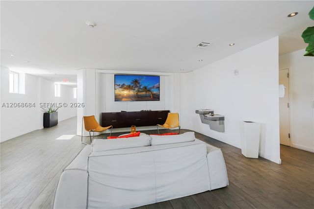2602 E Hallandale Beach Blvd R707, Hallandale Beach, FL 33009