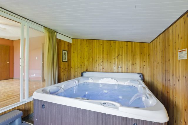 100 Christopher Road, Alburgh, VT 05440