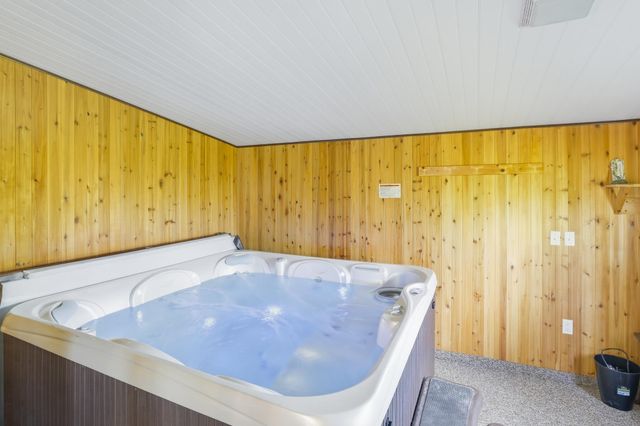 100 Christopher Road, Alburgh, VT 05440