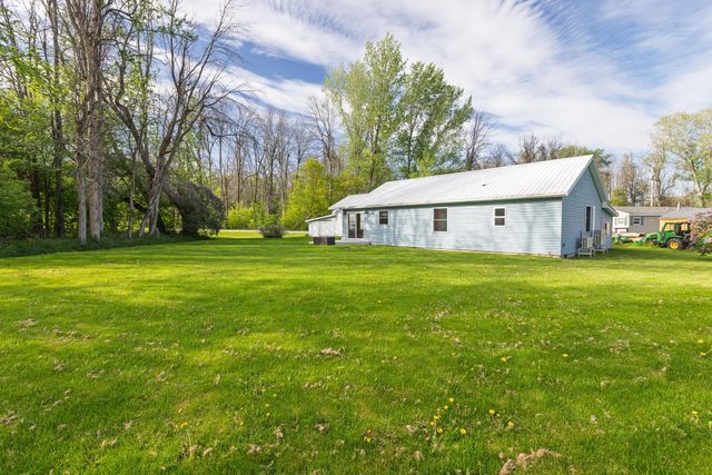100 Christopher Road, Alburgh, VT 05440