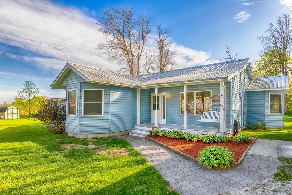 100 Christopher Road, Alburgh, VT 05440