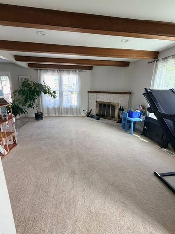 136 Appleby Drive, Glendale Heights, IL 60139
