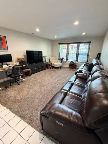136 Appleby Drive, Glendale Heights, IL 60139