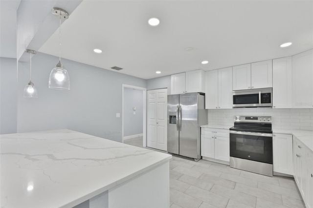 8433 SOMERSET DRIVE, Largo, FL 33773