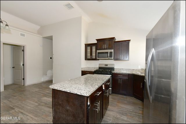 11636 Flor Achillea, Socorro, TX 79927