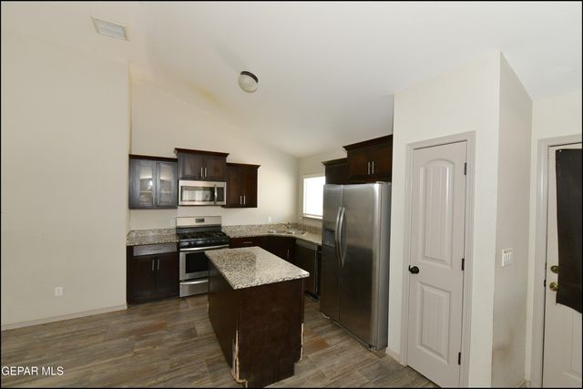 11636 Flor Achillea, Socorro, TX 79927