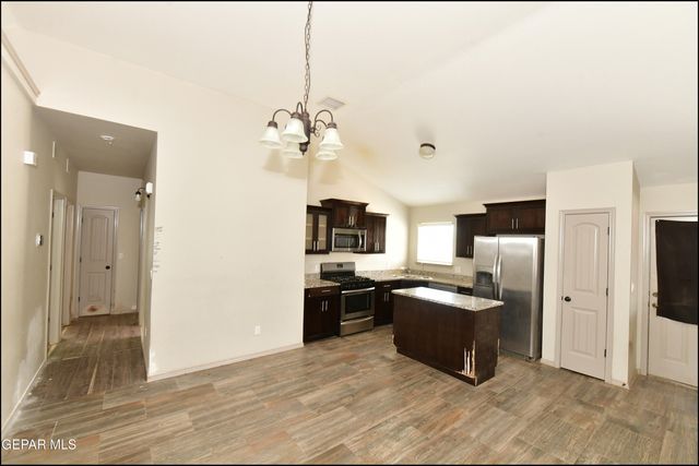 11636 Flor Achillea, Socorro, TX 79927