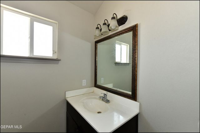 11636 Flor Achillea, Socorro, TX 79927