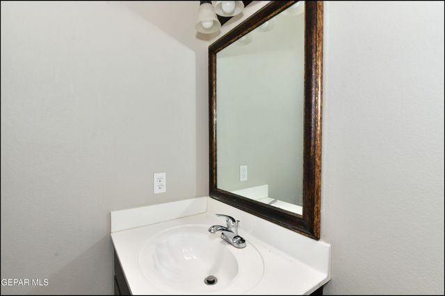 11636 Flor Achillea, Socorro, TX 79927