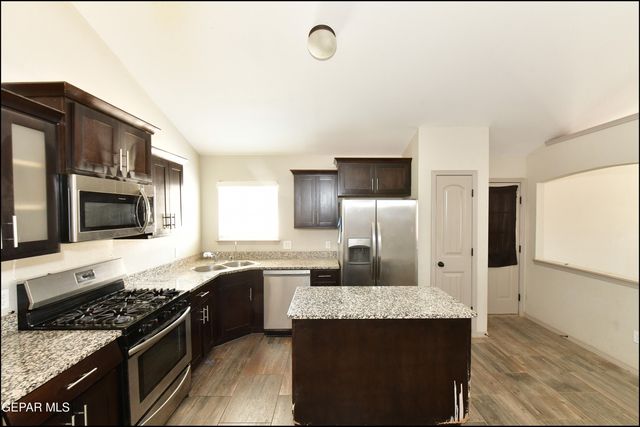 11636 Flor Achillea, Socorro, TX 79927