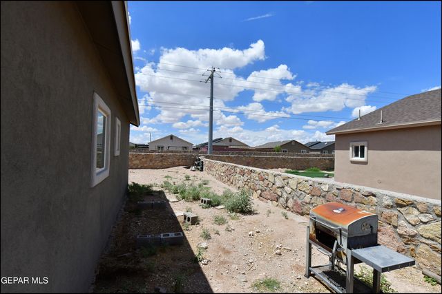 11636 Flor Achillea, Socorro, TX 79927