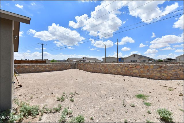11636 Flor Achillea, Socorro, TX 79927