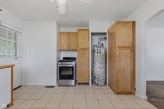 8225 E 47th Street, Indianapolis, IN 46226
