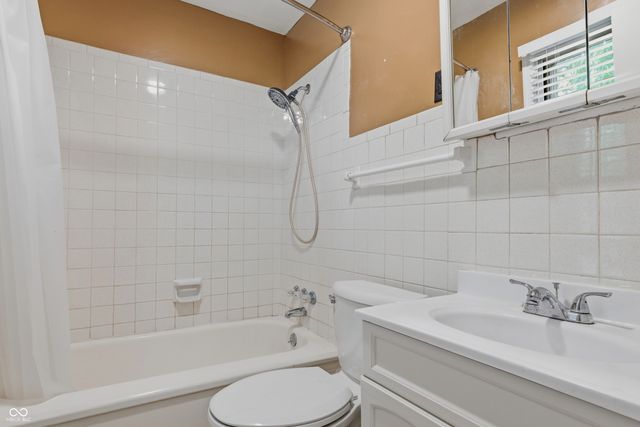 8225 E 47th Street, Indianapolis, IN 46226