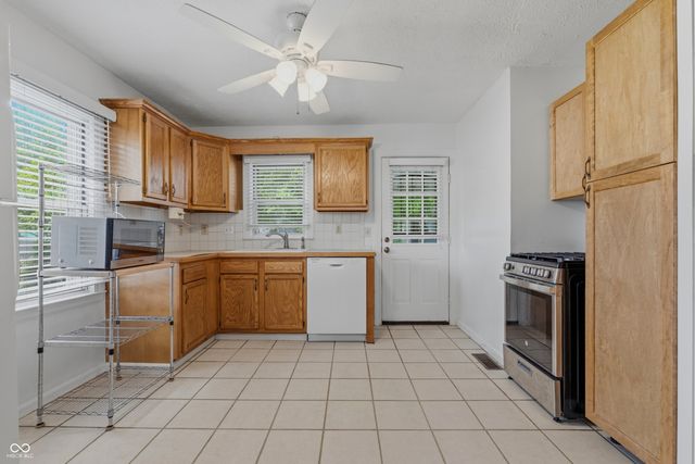 8225 E 47th Street, Indianapolis, IN 46226
