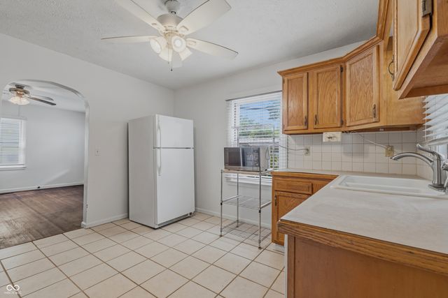 8225 E 47th Street, Indianapolis, IN 46226