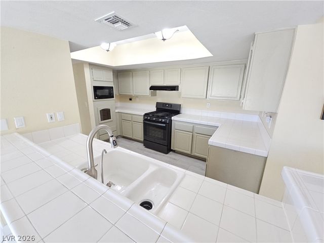 676 Cervantes Drive, Henderson, NV 89014