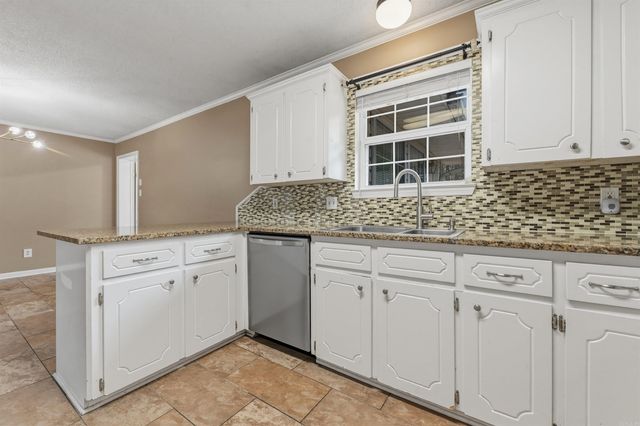 104 Quapaw Pl, Jacksonville, AR 72076