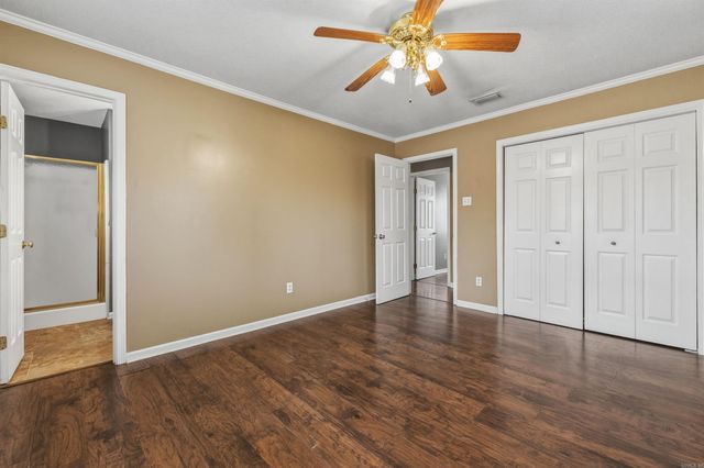 104 Quapaw Pl, Jacksonville, AR 72076