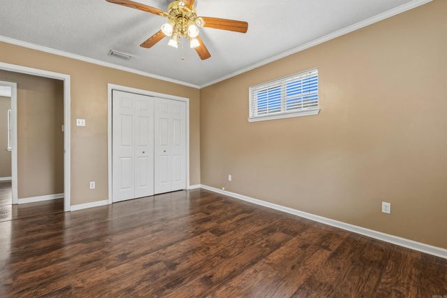 104 Quapaw Pl, Jacksonville, AR 72076