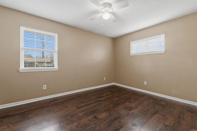 104 Quapaw Pl, Jacksonville, AR 72076