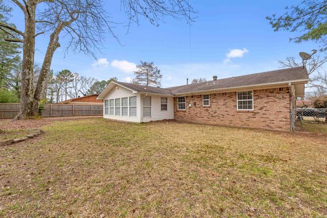 104 Quapaw Pl, Jacksonville, AR 72076
