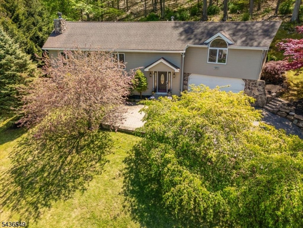80 Bald Eagle Rd, Allamuchy Twp., NJ 07840