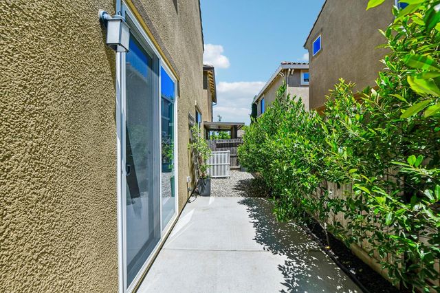 10 Palma Harbour Pl, Sacramento, CA 95834