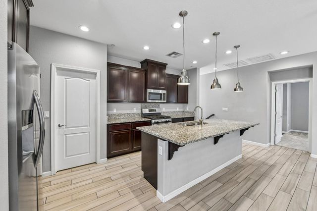 10 Palma Harbour Pl, Sacramento, CA 95834