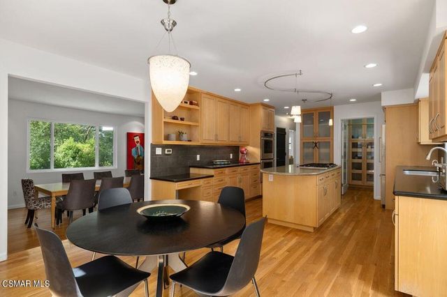 21705 Entrado Drive, Topanga, CA 90290