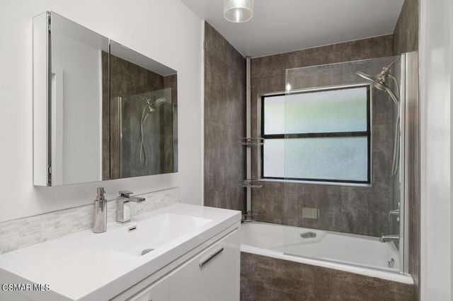 21705 Entrado Drive, Topanga, CA 90290