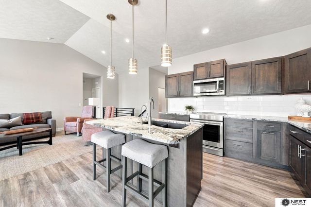 3747 Broadbear Road, Lincoln, NE 68516