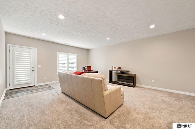 3747 Broadbear Road, Lincoln, NE 68516