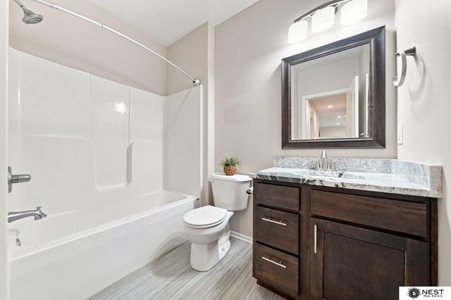 3747 Broadbear Road, Lincoln, NE 68516
