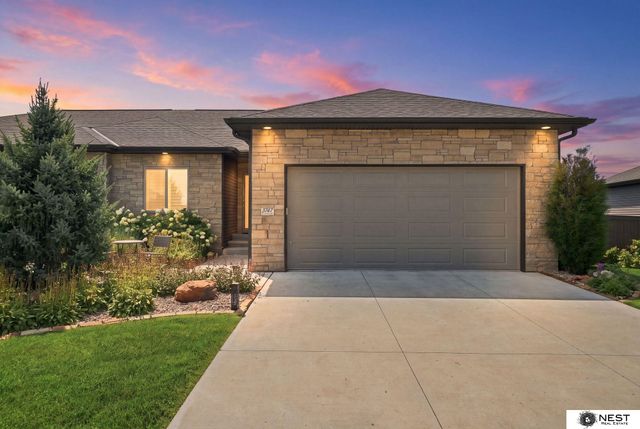 3747 Broadbear Road, Lincoln, NE 68516