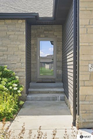 3747 Broadbear Road, Lincoln, NE 68516